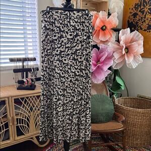 Saltwater Luxe Black & White Floral Print Tiered Hem Boho Hippie Maxi Skirt